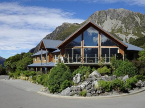 Aoraki Mount Cook Alpine Lodge